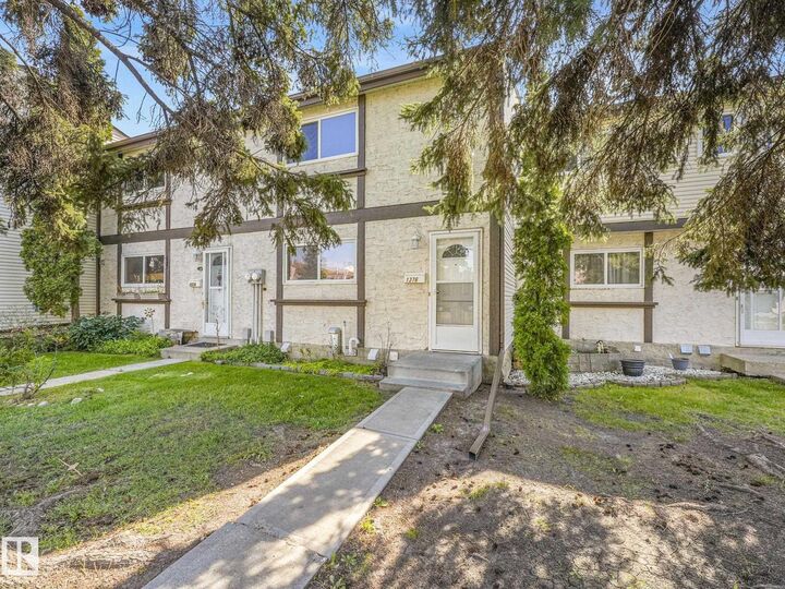 1376 Lakewood Road NW  Edmonton AB T6K 3P2 photo