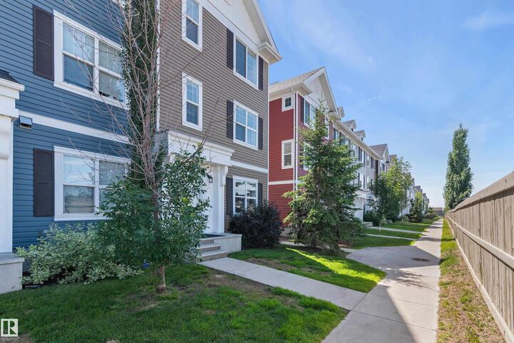 Property Photo: 903 Crystallina Nera Way NW 43 AB T5Z 0N6