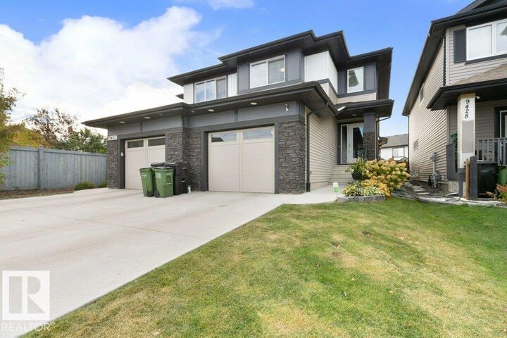 9424 209 Street NW  Edmonton AB T5T 7J5 photo