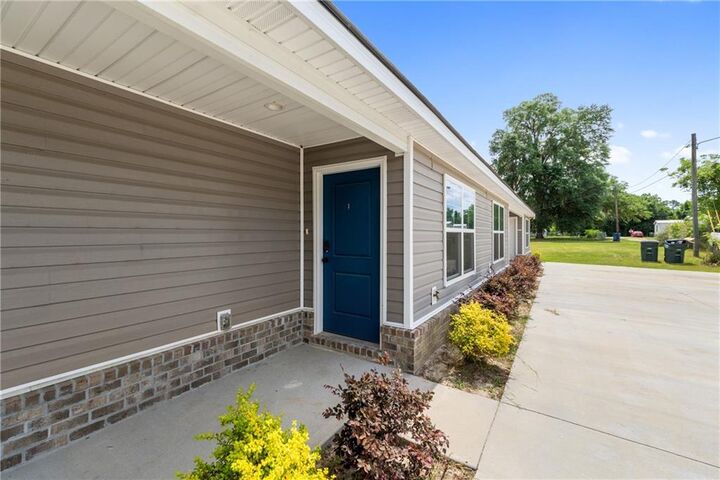 Property Photo: 34 SW Pine Street GA 31316