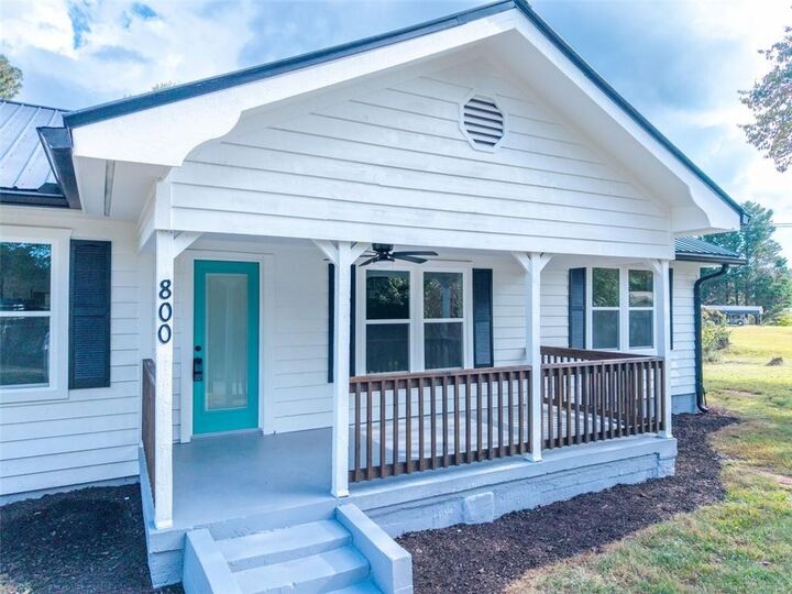 Property Photo: 800 Park Avenue GA 30511
