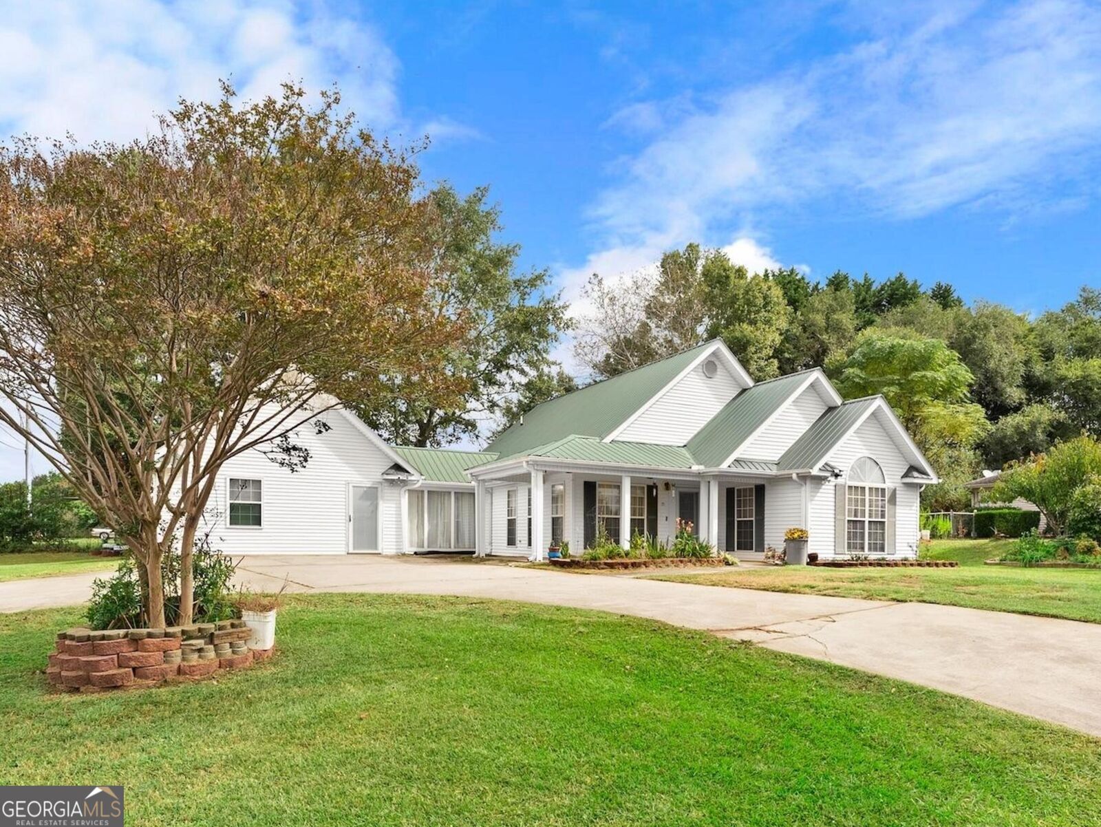 Property Photo:  111 Davison Street  GA 30511 