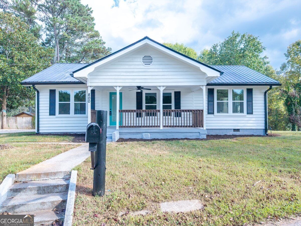 Property Photo: 800 Park Avenue GA 30511