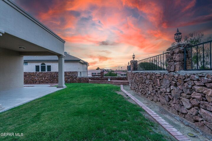 6433 La Posta Drive  El Paso TX 79912 photo