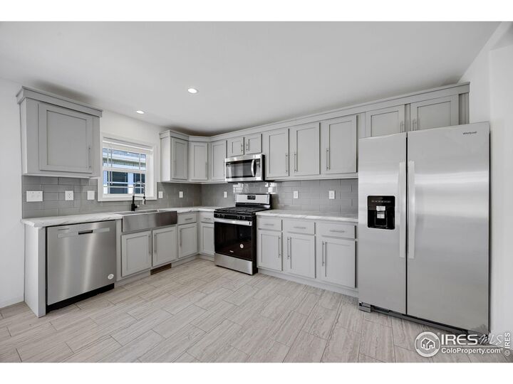 Property Photo: 502 Sunset Cliffs Dr CO 80537