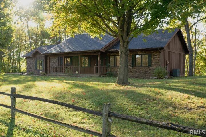 Property Photo: 825 W 400 N IN 46703