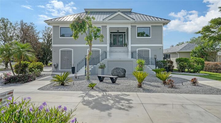 Property Photo: 7418 Westmoreland Drive FL 34243