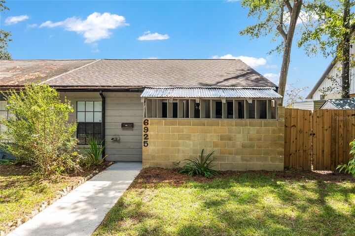 Property Photo: 6925 SW 46th Avenue FL 32608