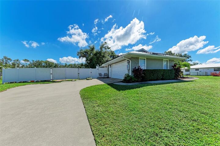 Property Photo: 1821 Racimo Drive FL 34240