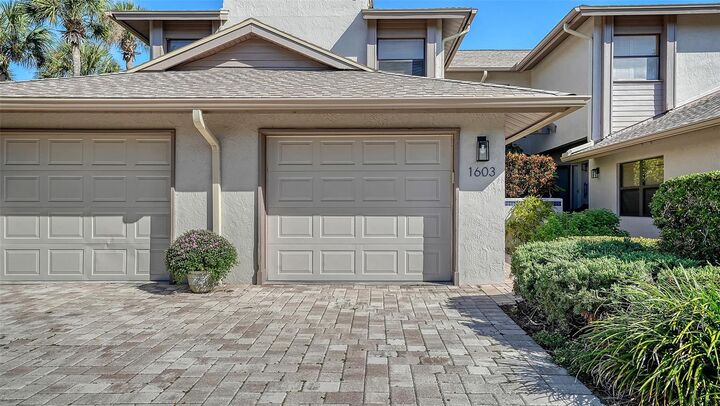 Property Photo:  1603 Starling Drive 101  FL 34231 