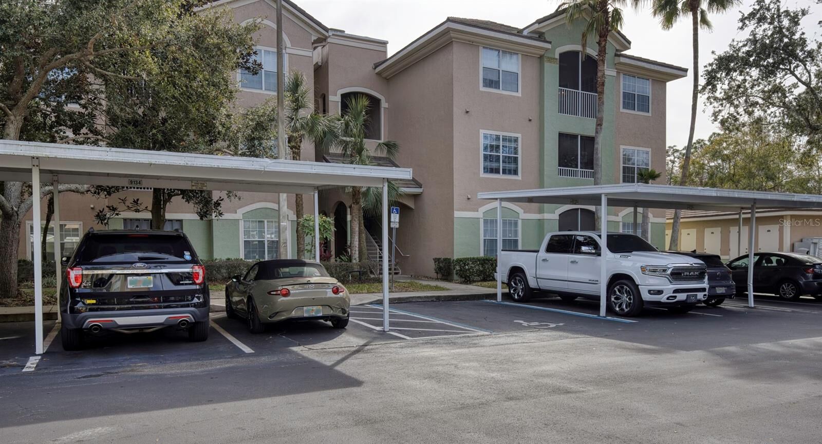 Property Photo: 4833 Cypress Woods Drive 4101 FL 32811