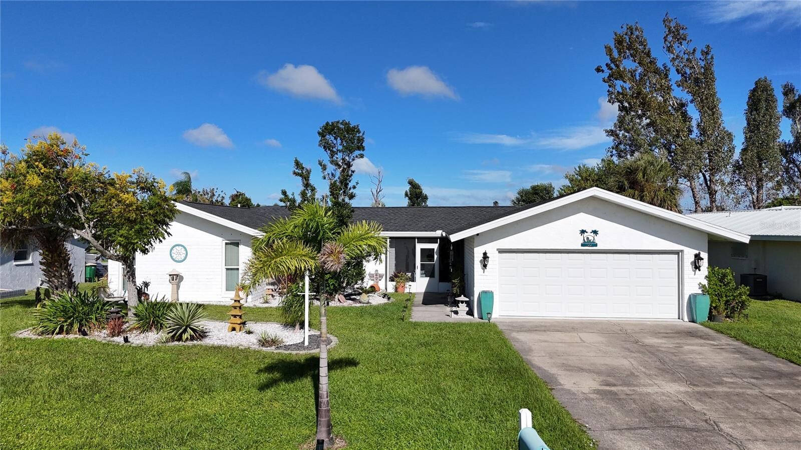 Property Photo:  122 Annapolis Lane  FL 33947 