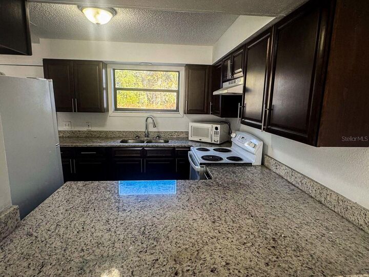 Property Photo:  1827 SW 108th Lane B  FL 34476 