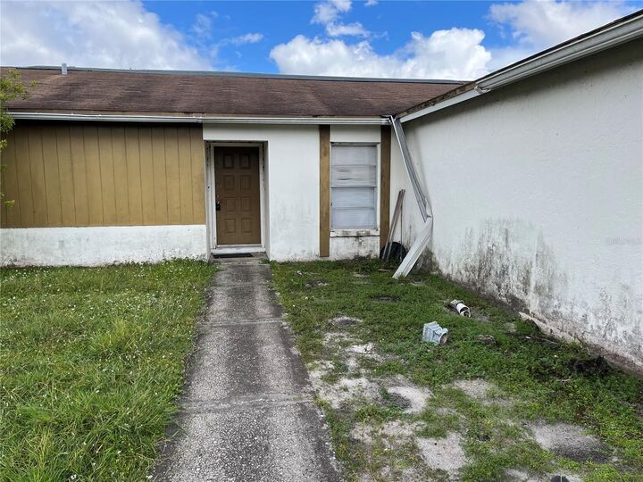 Property Photo:  1021 Old Field Drive  FL 33511 