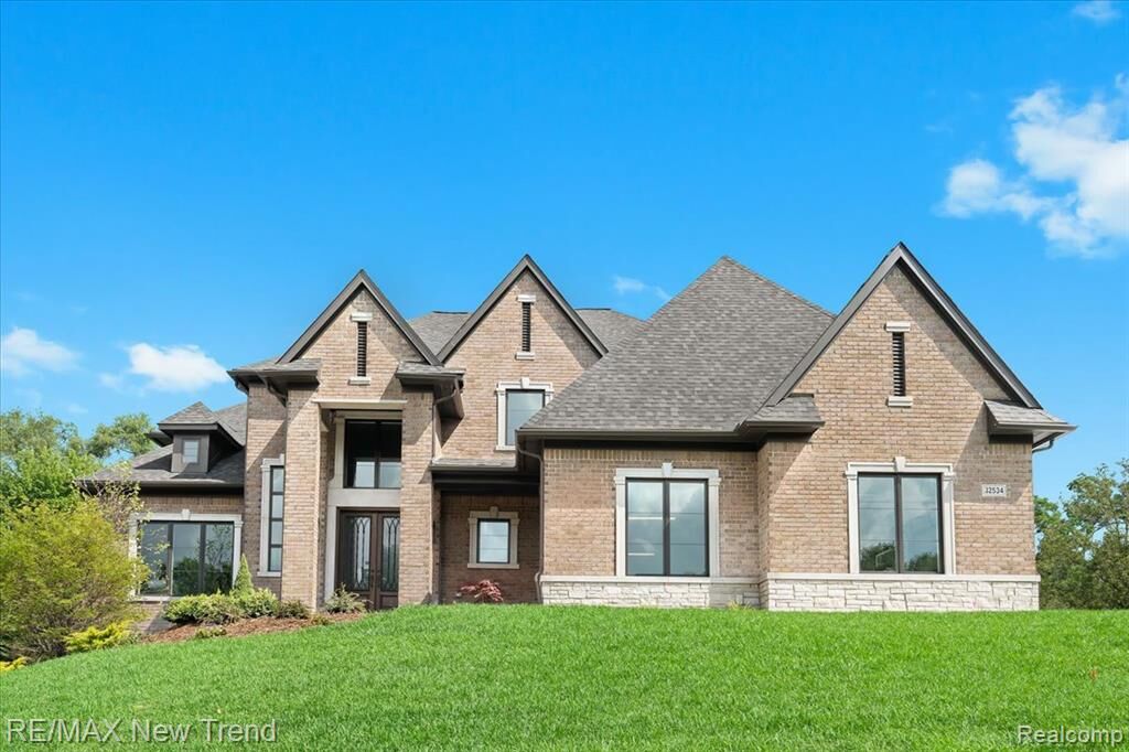 Property Photo:  32534 Sanctuary Court  MI 48336 