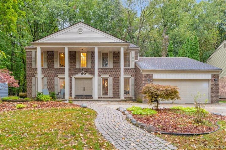 Property Photo:  18500 Mayfield Street  MI 48152 3240 