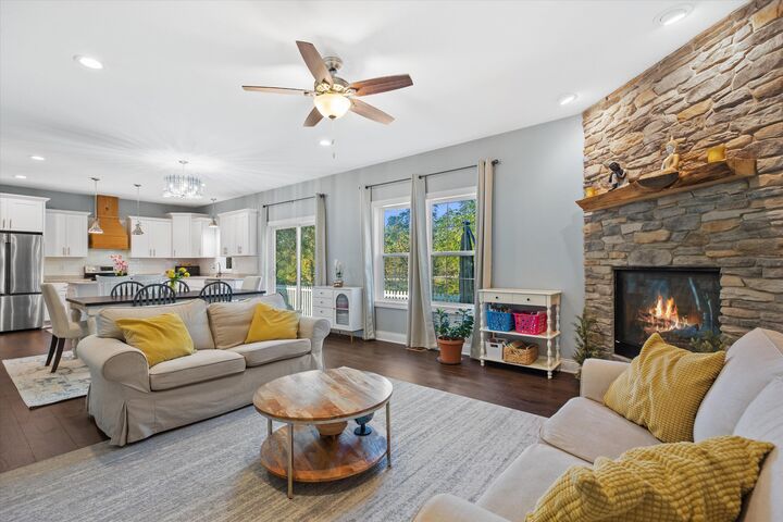 7853 S Ridgewood Dr  Franklin WI 53132 photo
