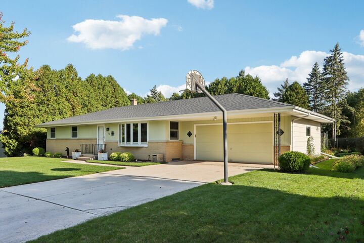 238 Summit Dr  Fredonia WI 53021 photo