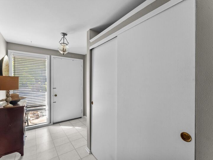 Property Photo:  474 W Willow Ct  WI 53217 