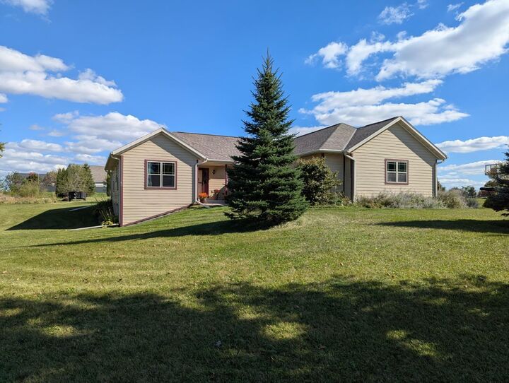 1900 Hillside Rd  Slinger WI 53086 photo