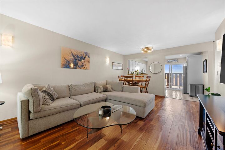 Property Photo: 1334 Greenhedge Rd B7 WI 53072