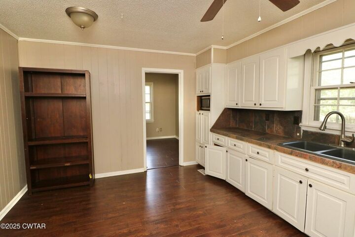 Property Photo: 142 Northside Rd TN 38305-1517