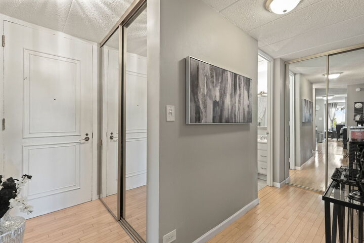 Property Photo: 18 E Old Willow Road 210N IL 60070