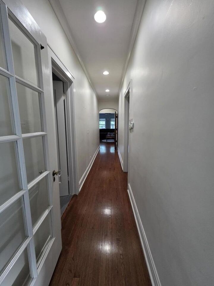 Property Photo: 6420 N Artesian Avenue 2 IL 60645