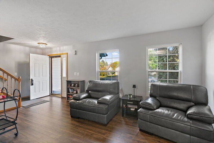 Property Photo: 1143 Quail Run IL 60115