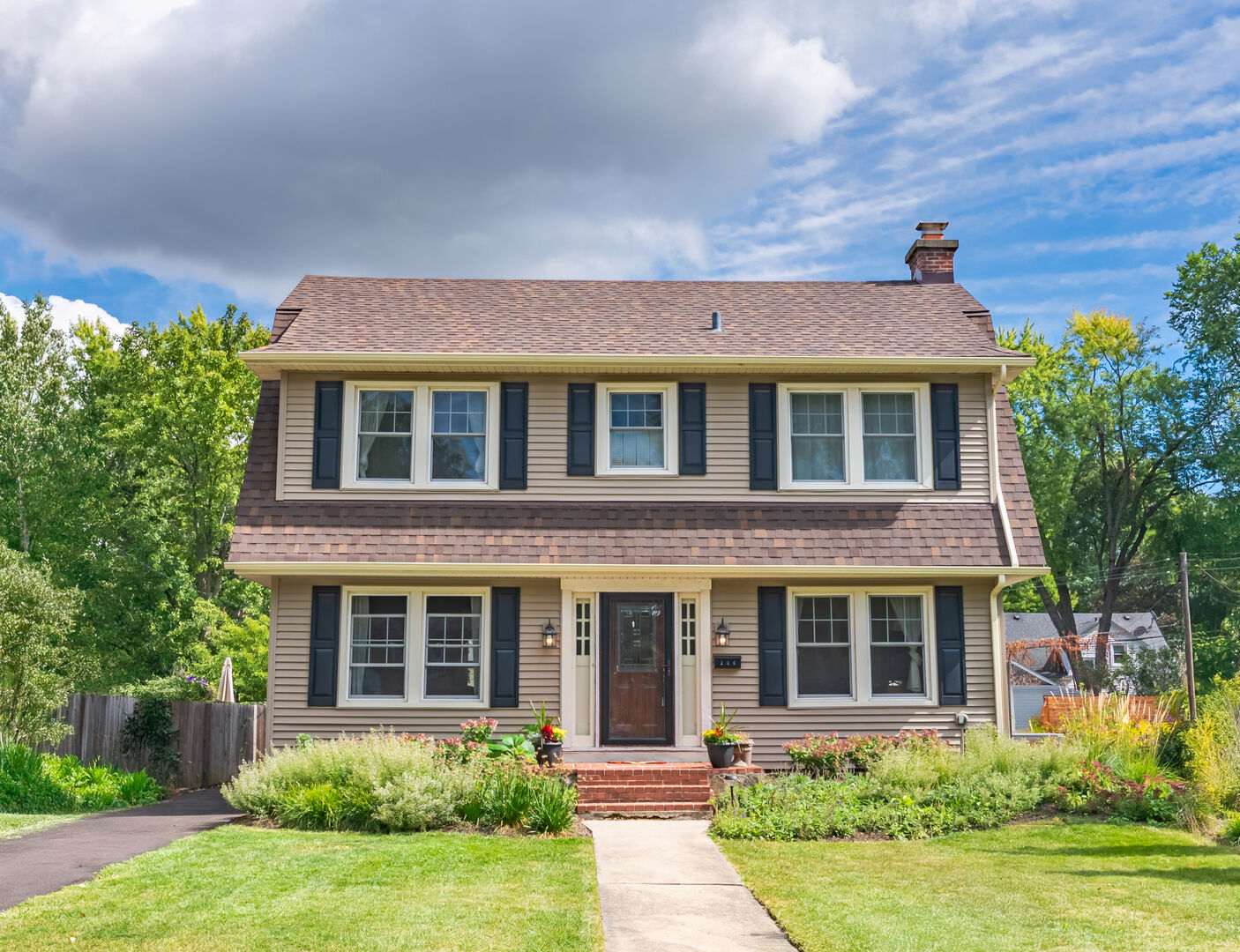 Property Photo: 146 Le Grande Boulevard IL 60506