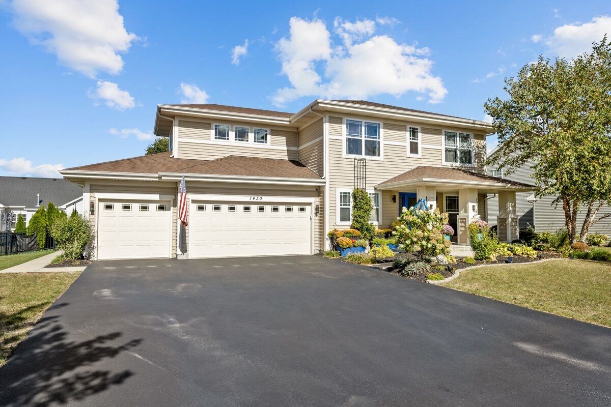 Property Photo: 1430 Souders Avenue IL 60119