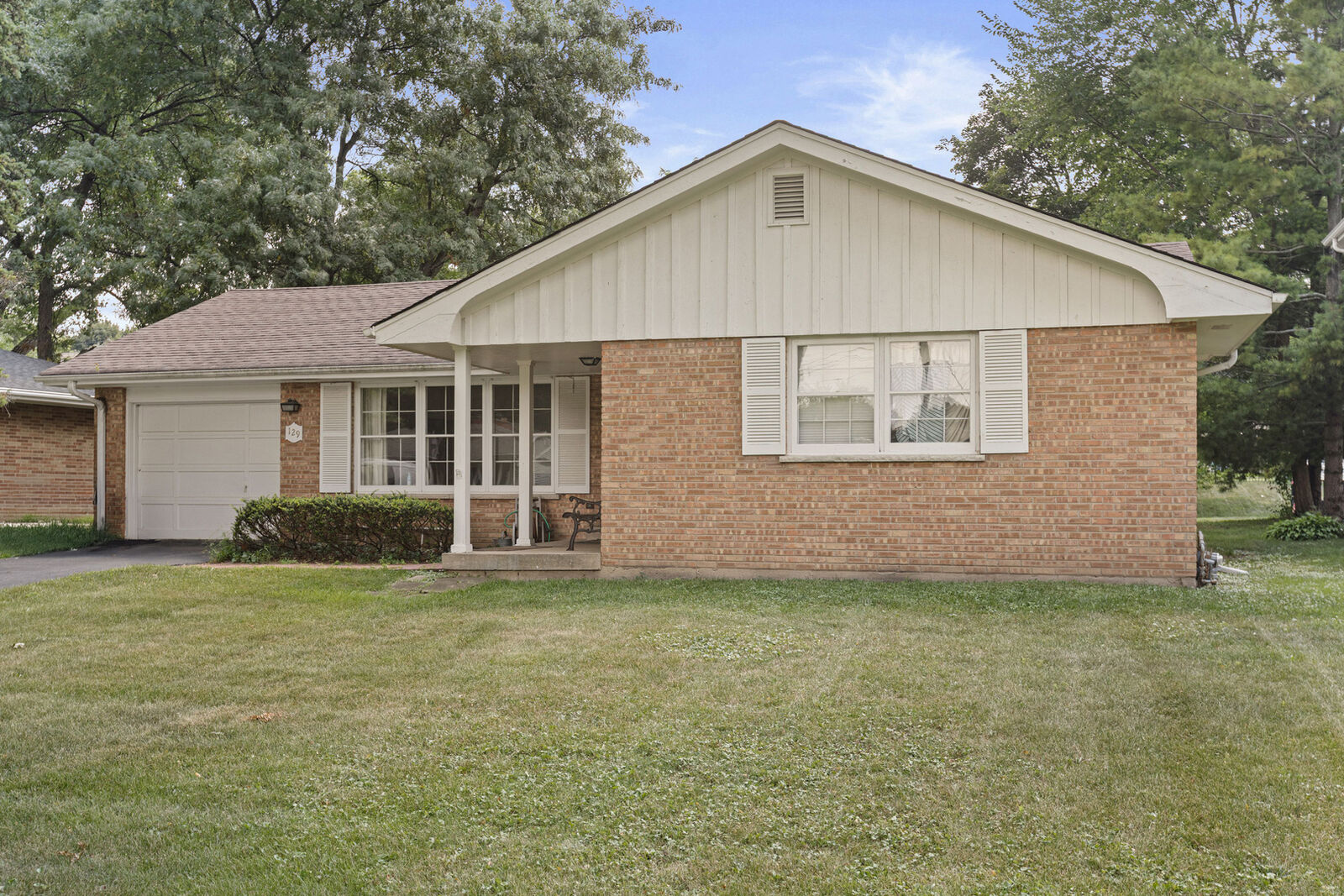Property Photo: 129 Monument Avenue IL 60010