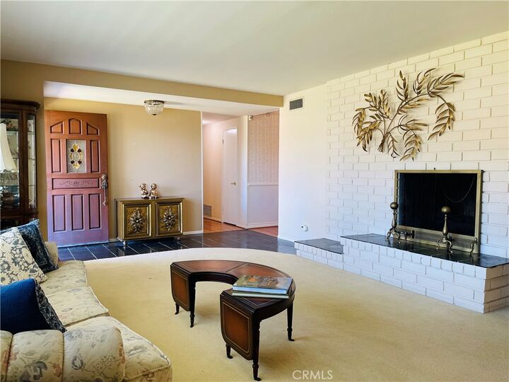 Property Photo:  220 Olinda Avenue  CA 90631 