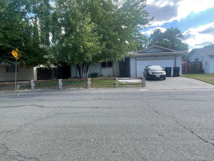 Property Photo: 7948 Grandstaff Drive CA 95823