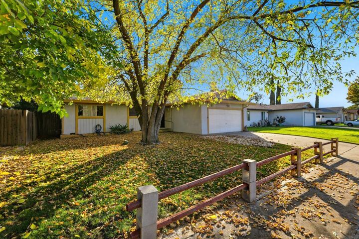 Property Photo: 7948 Grandstaff Drive CA 95823