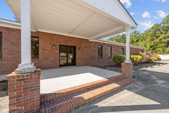 Property Photo: 441 Kinston Highway NC 28574