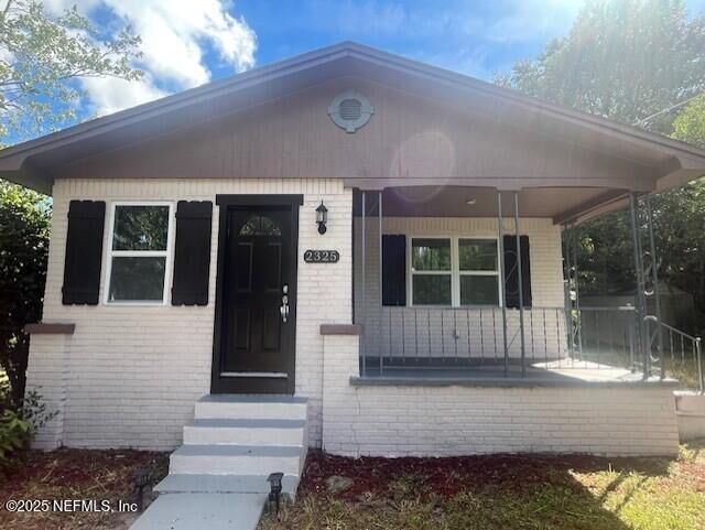 Property Photo: 2325 Westover Drive FL 32177