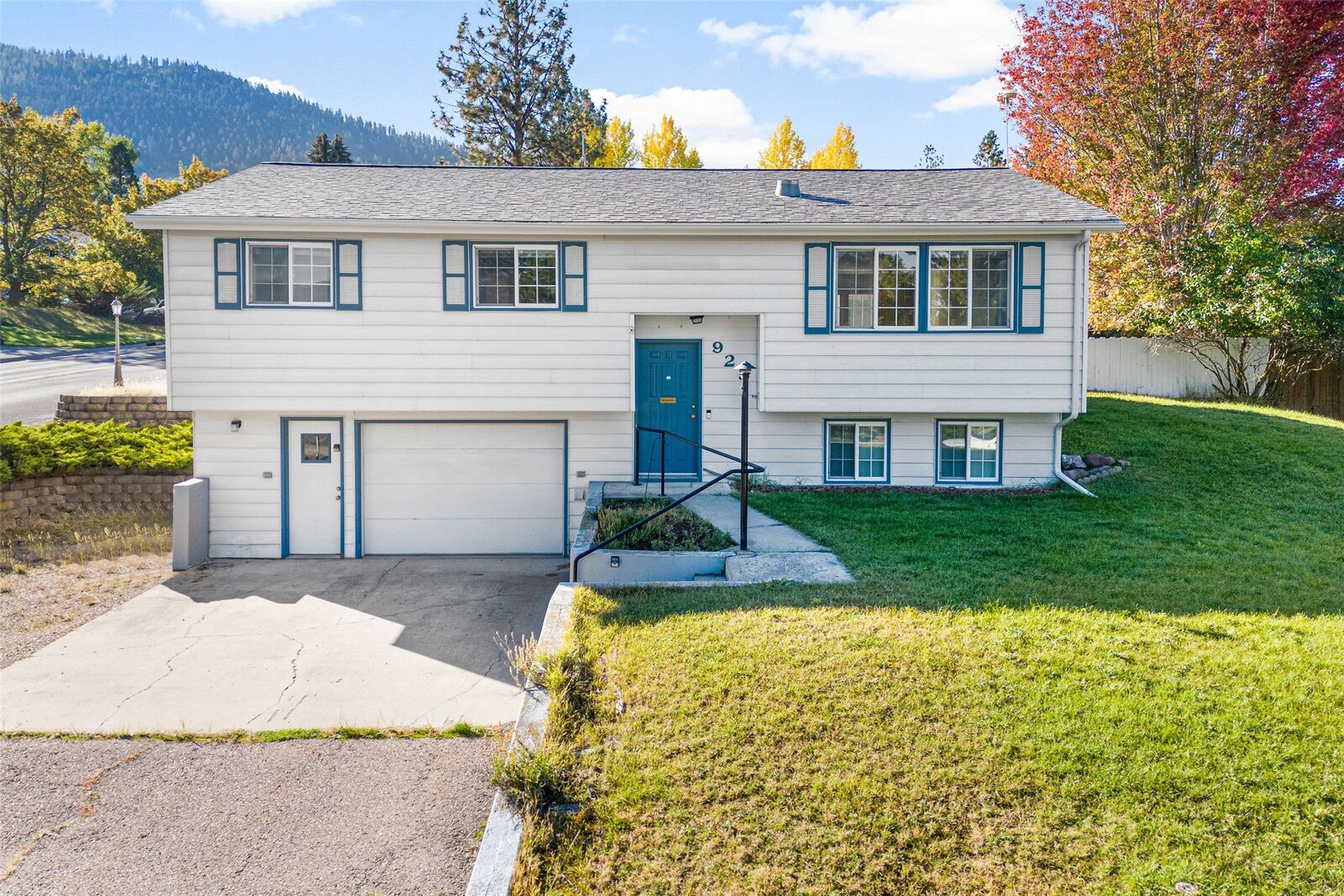Property Photo: 925 Parkview Way MT 59803
