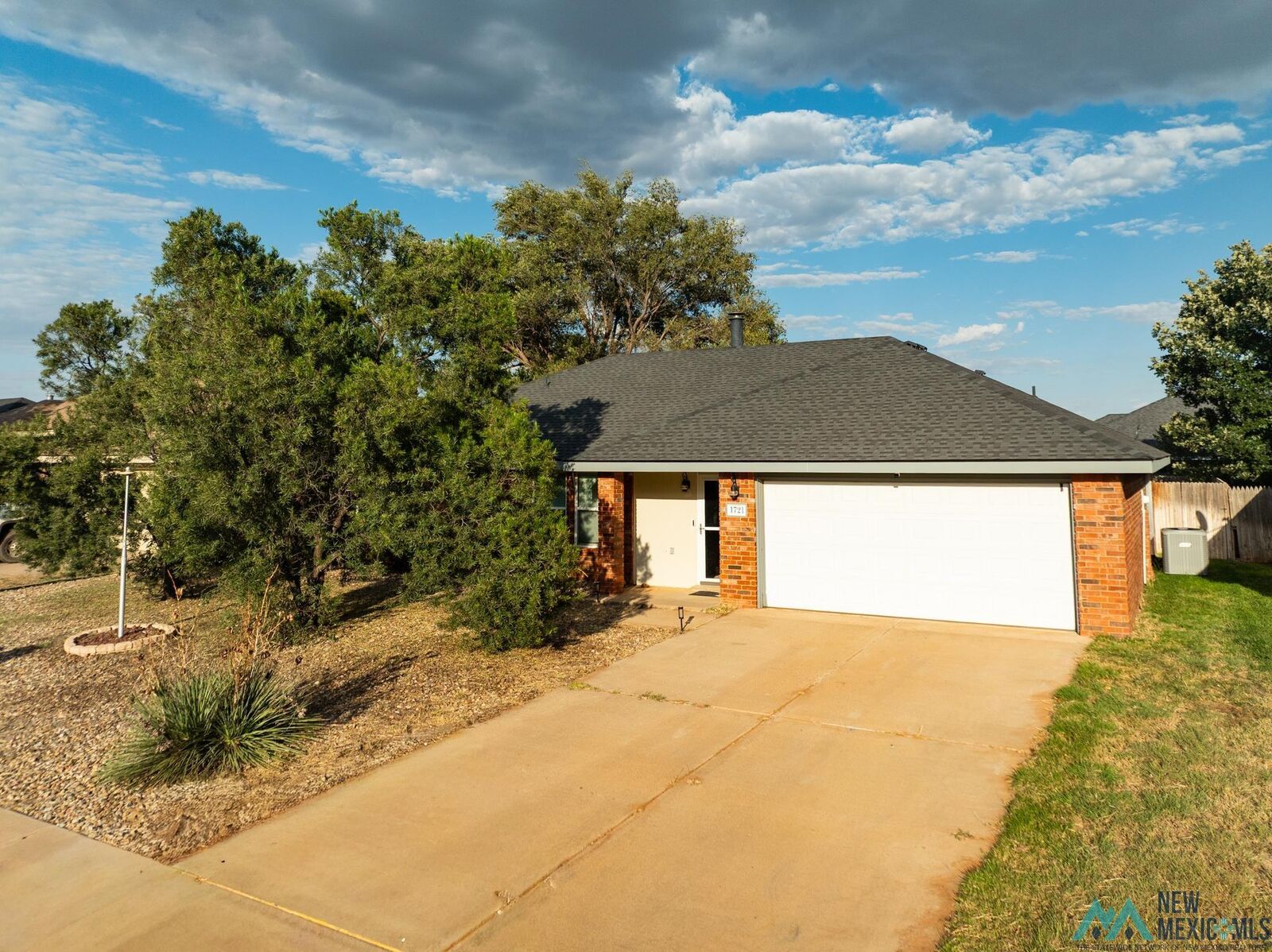 Property Photo: 1721 Erinn Place NM 88101
