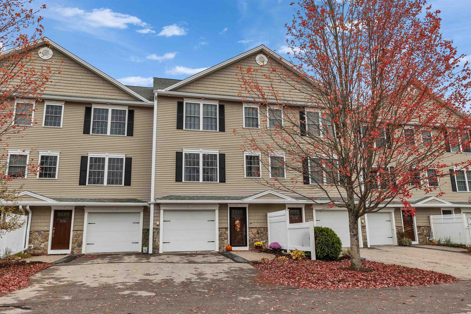 Property Photo: 307 Southfield Lane NH 03458