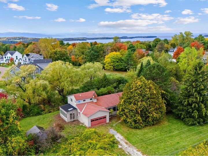 Property Photo: 5272 Spear Street VT 05482
