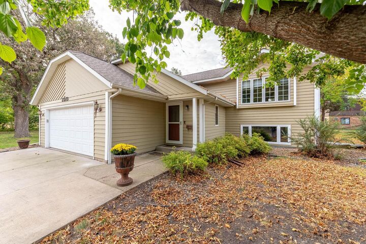 Property Photo: 2513 Marwood Drive MN 56001