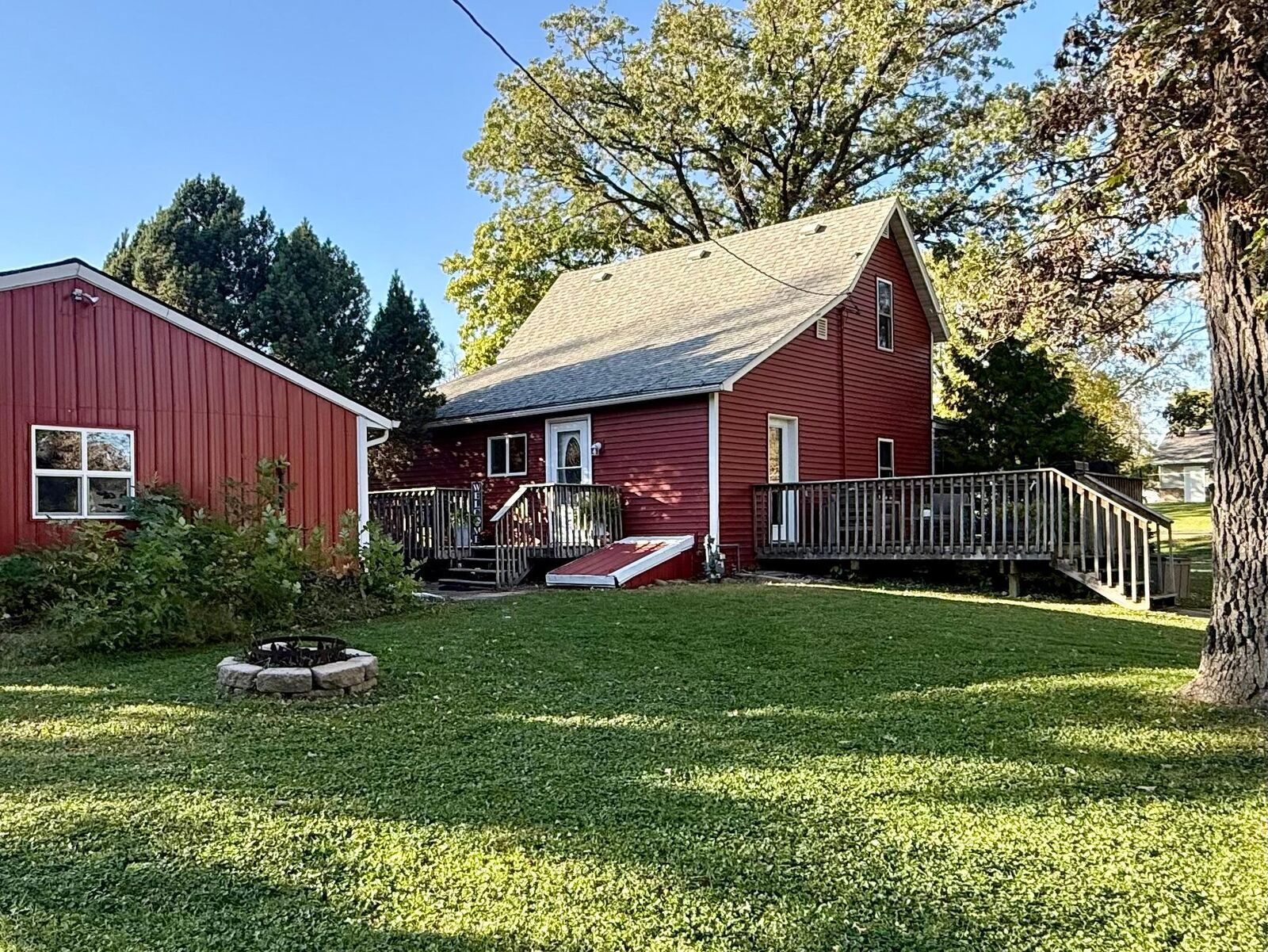 Property Photo:  1004 6th Avenue E  MN 56308 