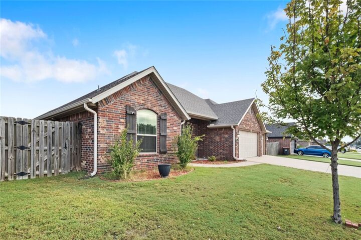 Property Photo: 7832 Brooklyn Avenue AR 72762