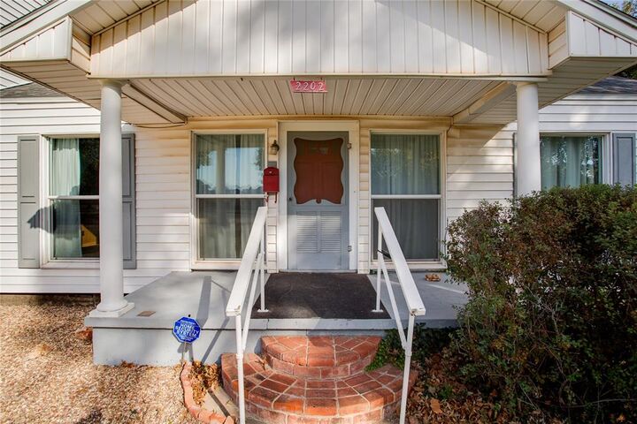 Property Photo: 2202 W Maine Avenue OK 73703-5322