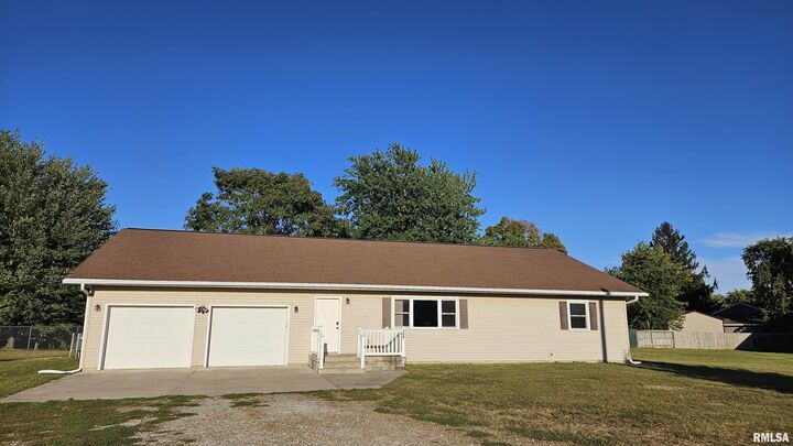 1205 S Main Street  Lewistown IL 61542 photo
