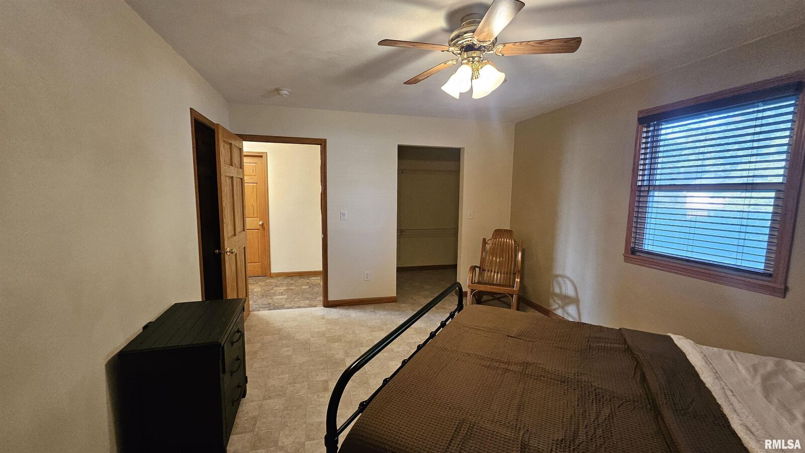 Property Photo: 1205 S Main Street IL 61542