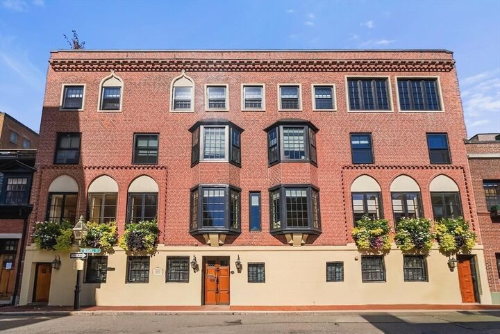 Property Photo:  25 Beaver Place 25  MA 02108 