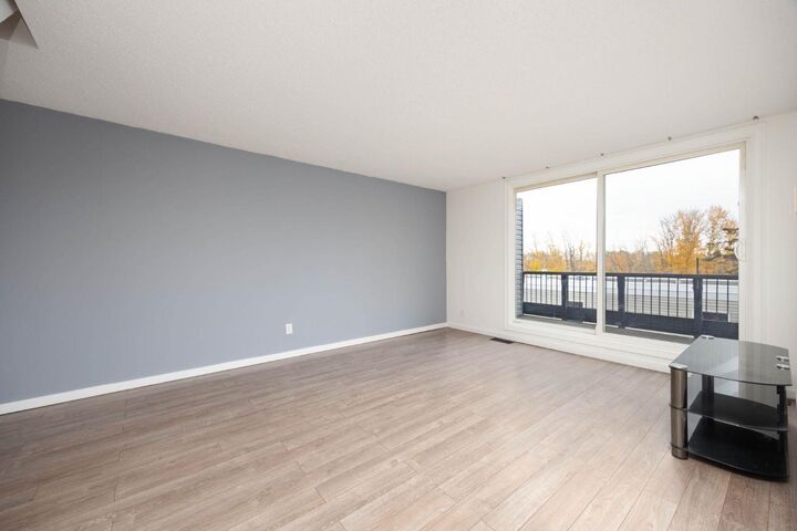 Property Photo: 21 Macdonald Drive 1644 AB T9H 4H4