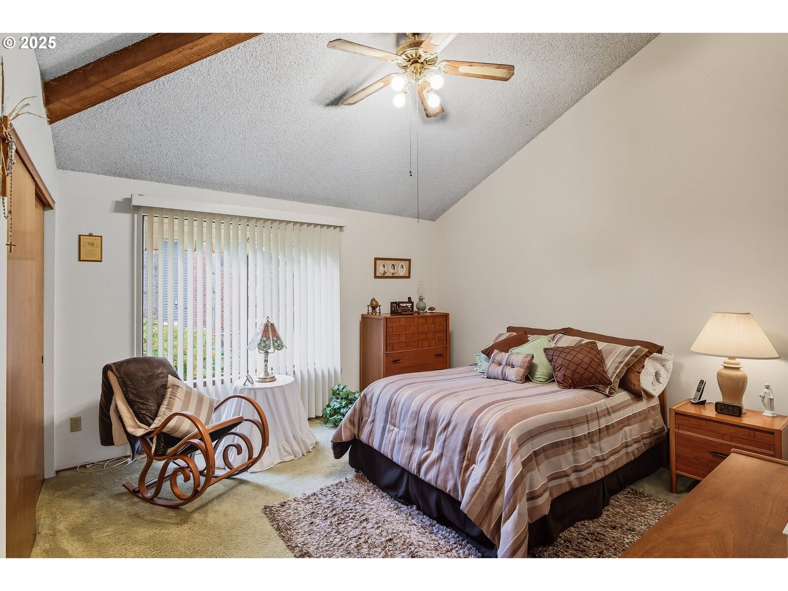 Property Photo:  1410 Woodland Ter  OR 97034 